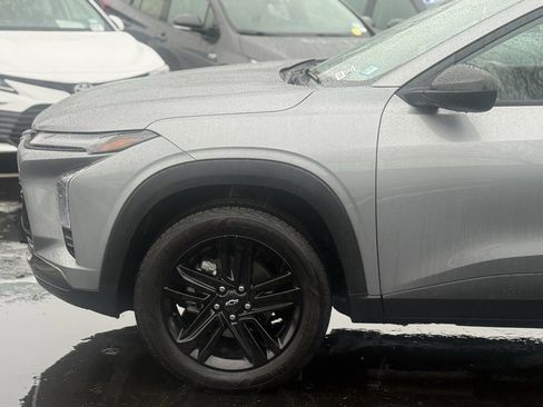 Used 2024 Chevrolet Trax ACTIV w/ Driver Confidence Package image 2