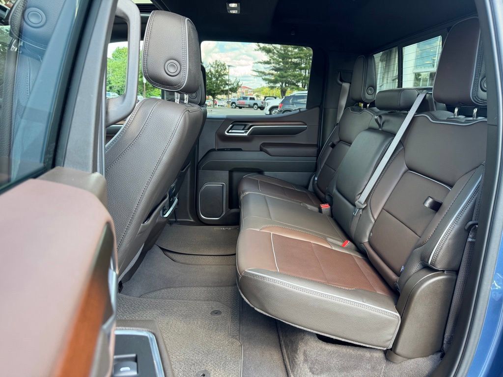 Used 2025 GMC Sierra 1500 Denali w/ Denali Reserve Package AWD/4WD image 25