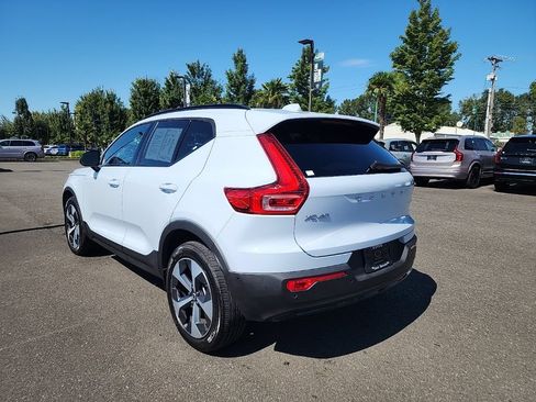Certified 2026 Volvo XC40 B5 Plus AWD/4WD image 3