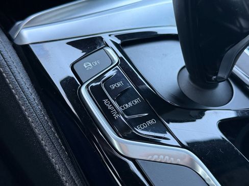 Used 2018 BMW M550i xDrive w/ Driving Assistance Package image 21