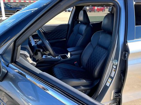 Used 2023 Mitsubishi Outlander SEL image 7