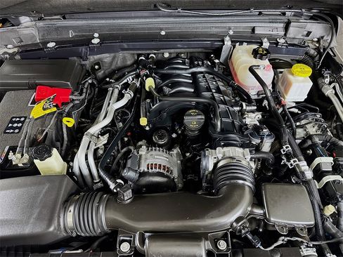 Used 2023 Jeep Gladiator Mojave w/ Cold Weather Group image 31