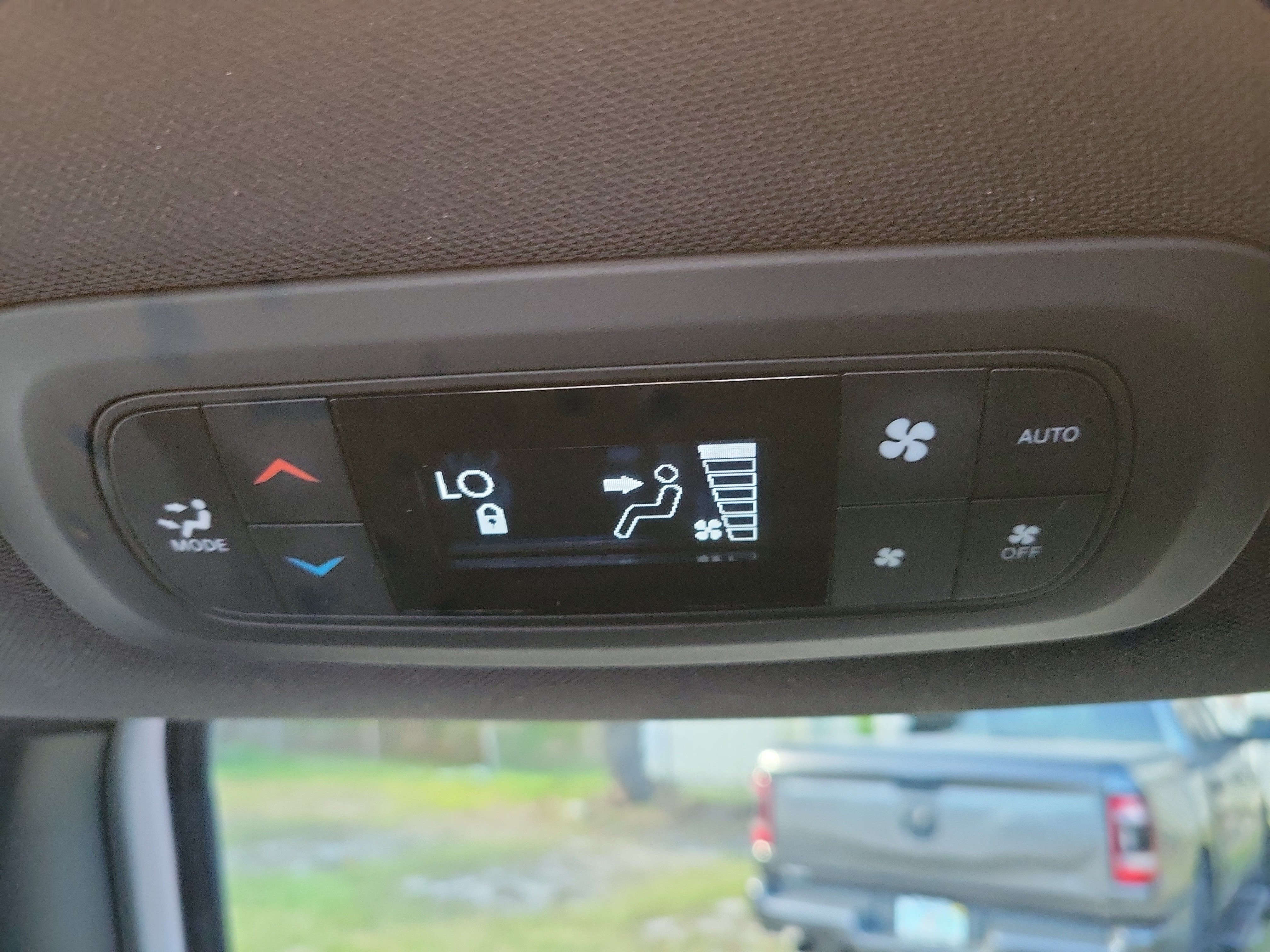 Used 2026 Chrysler Pacifica Select w/ S Appearance Package FWD image 9