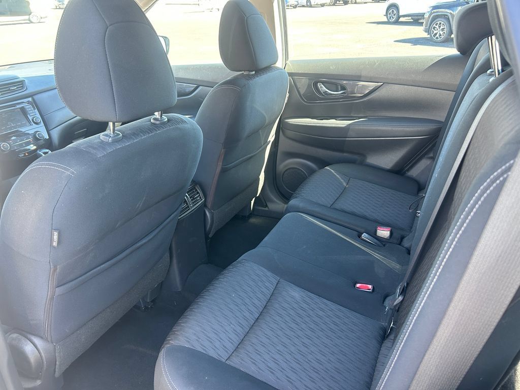 Used 2018 Nissan Rogue S FWD image 25