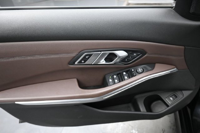 Used 2020 BMW 330i Sedan w/ Premium Package RWD image 13