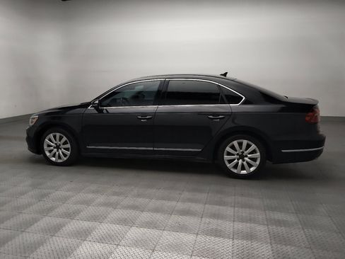 Used 2017 Volkswagen Passat 3.6 SEL Premium image 3