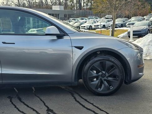 Used 2024 Tesla Model Y Long Range image 5