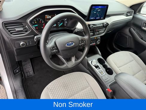 Used 2020 Ford Escape SE image 12