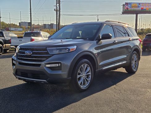Certified 2023 Ford Explorer XLT w/ Equipment Group 202A image 2