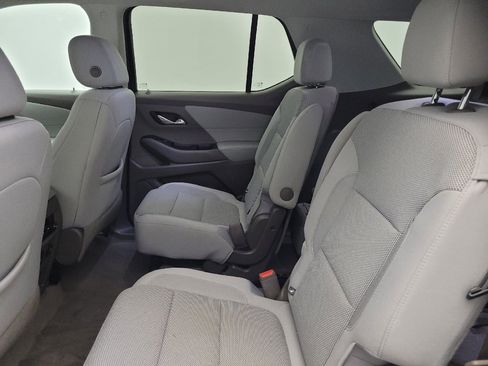Used 2020 Chevrolet Traverse LT FWD image 18