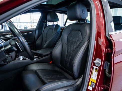 Used 2023 BMW 530e xDrive image 41