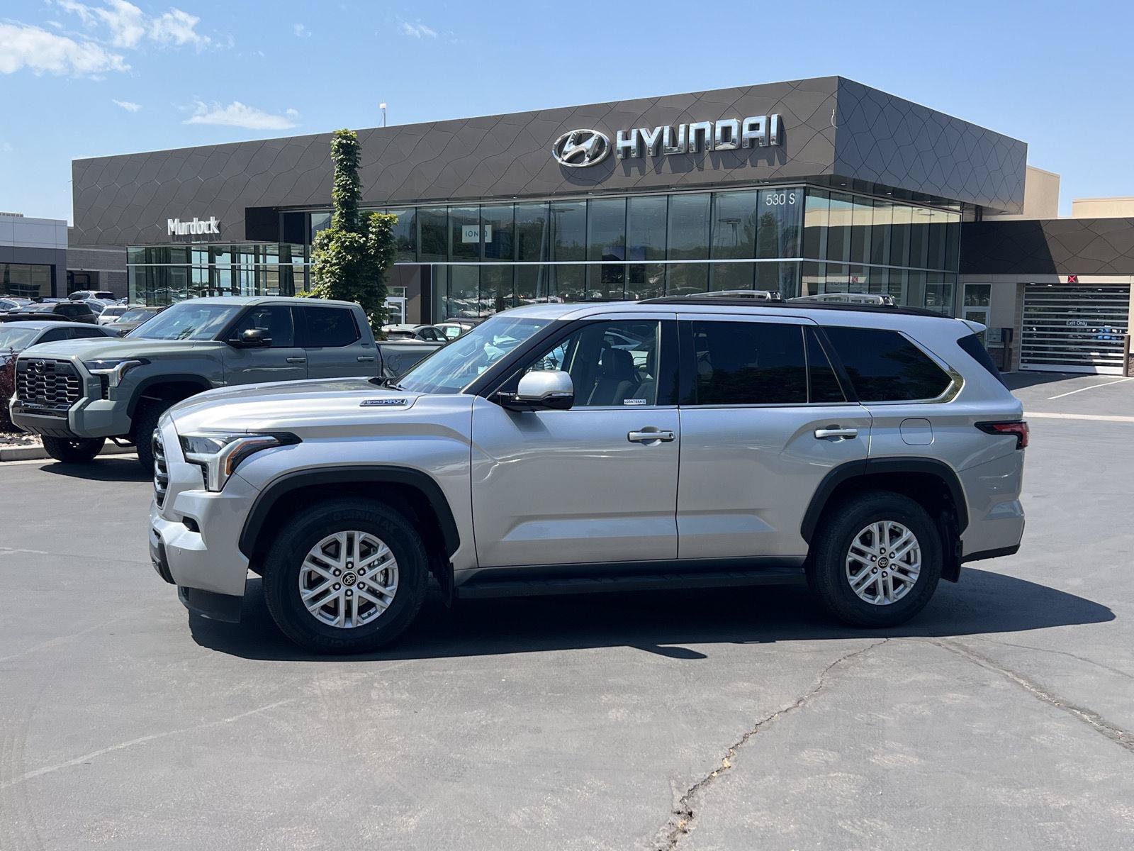 Used 2023 Toyota Sequoia SR5 AWD/4WD image 1