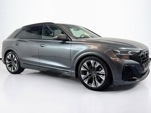 Used 2025 Audi Q8 Prestige image 3