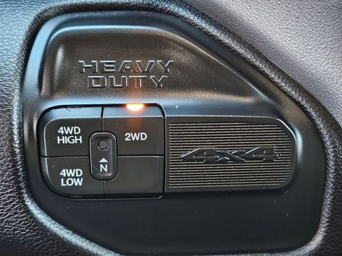 Used 2024 RAM 2500 Laramie w/ Night Edition image 28