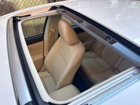 Used 2015 Lexus ES 350 w/ Luxury Package FWD image 28