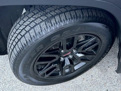 Certified 2022 GMC Sierra 1500 Elevation w/ LPO, Elevation Black Package AWD/4WD image 23