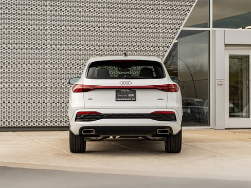 Certified 2025 Audi Q5 Premium w/ Premium Plus AWD/4WD image 30