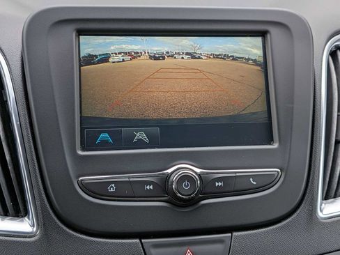 Used 2018 Chevrolet Malibu LT image 28