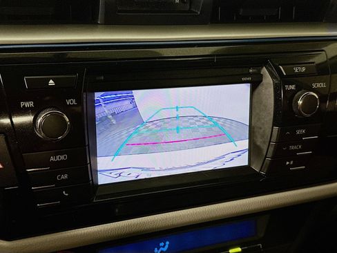 Used 2015 Toyota Corolla LE FWD image 14