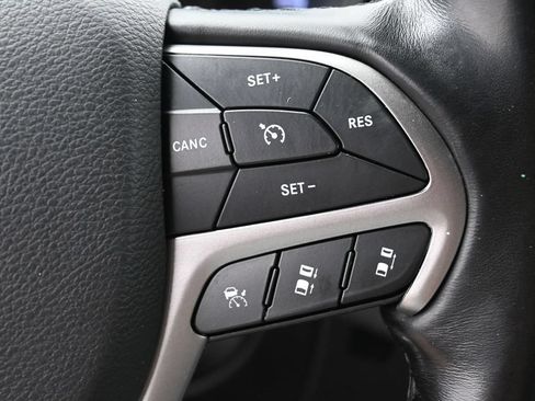 Used 2020 Jeep Grand Cherokee High Altitude AWD/4WD image 19