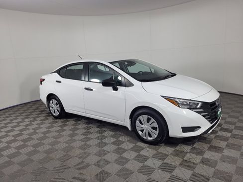 Used 2025 Nissan Versa S w/ Trunk Package FWD image 11