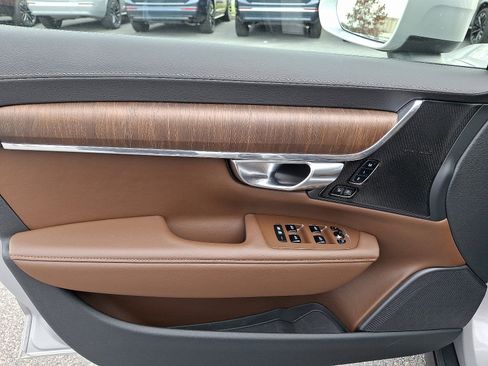 Used 2024 Volvo V90 B6 Cross Country Ultimate image 12
