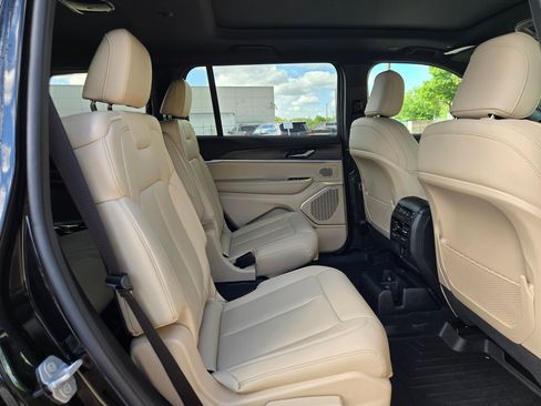 Used 2026 Jeep Grand Cherokee L Limited w/ MOPAR Finishing Package image 25