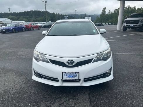 Used 2014 Toyota Camry SE w/ Leather Package FWD image 7