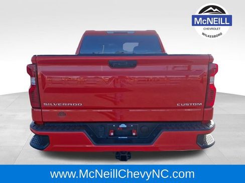 Used 2022 Chevrolet Silverado 1500 Custom image 6