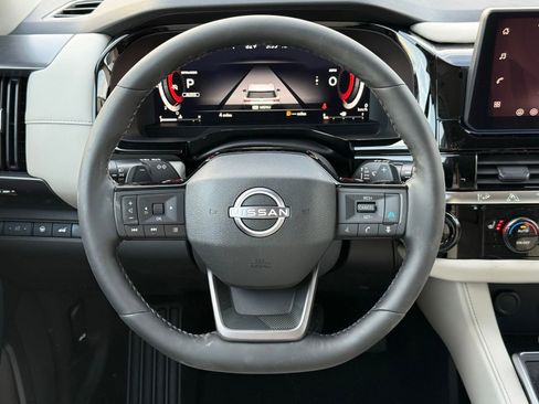 New 2026 Nissan Pathfinder SL image 30