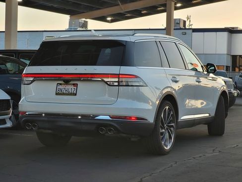 Used 2020 Lincoln Aviator Reserve w/ Equipment Group 202A image 4