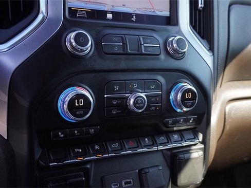 Used 2019 GMC Sierra 1500 SLT image 25