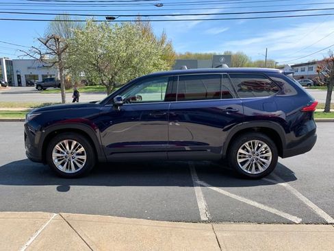 Used 2024 Toyota Grand Highlander AWD image 6