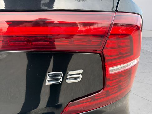 Used 2024 Volvo S60 B5 Core FWD image 42