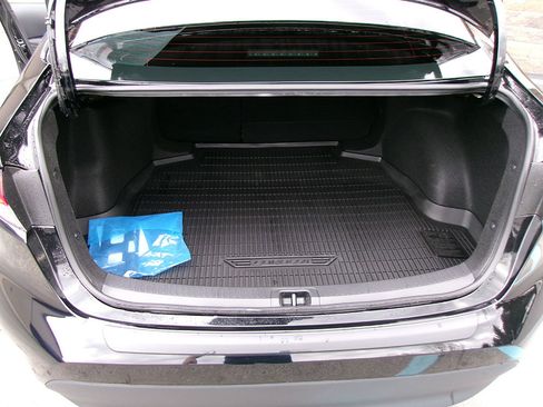 Used 2024 Toyota Corolla LE image 11