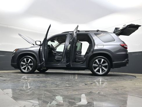 Used 2023 Honda Pilot Touring image 39