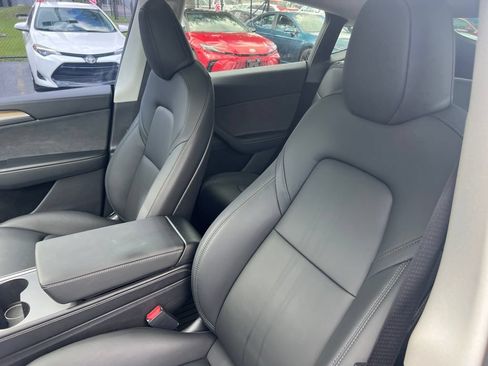 Used 2024 Tesla Model Y Long Range AWD/4WD image 5