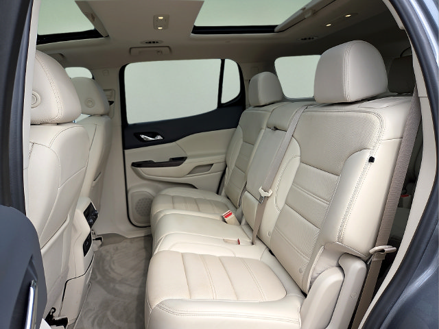 Used 2021 GMC Acadia Denali w/ Denali Technology Package FWD image 14