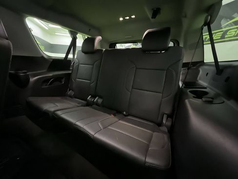 Used 2018 Chevrolet Suburban LT AWD/4WD image 29
