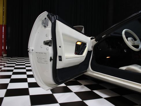 Used 1988 Chevrolet Corvette Coupe image 46