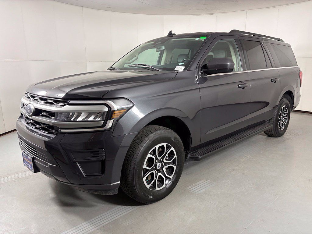Used 2024 Ford Expedition Max XLT AWD/4WD image 4