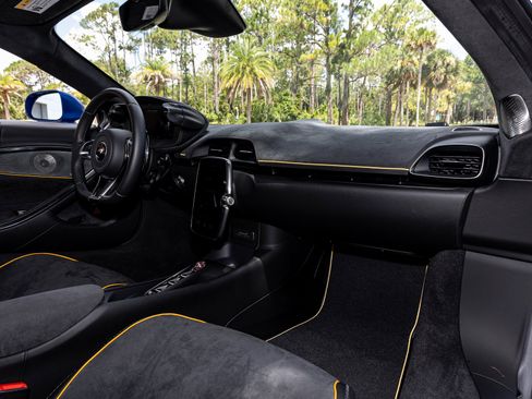 Used 2023 McLaren Artura PERFORMANCE image 57