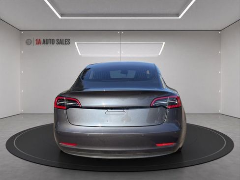 Used 2018 Tesla Model 3 Long Range image 4