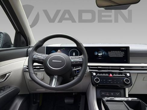 New 2025 Hyundai Tucson SEL image 3