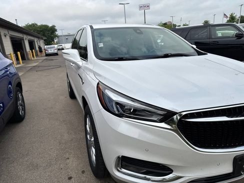 Used 2011 Buick Enclave CXL w/ Trailering Provision Package AWD/4WD image 2