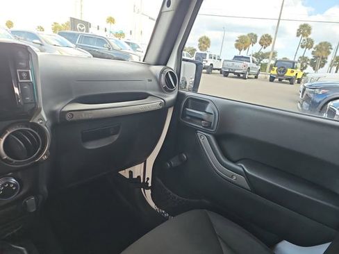 Used 2018 Jeep Wrangler Unlimited Sport w/ Connectivity Group image 10