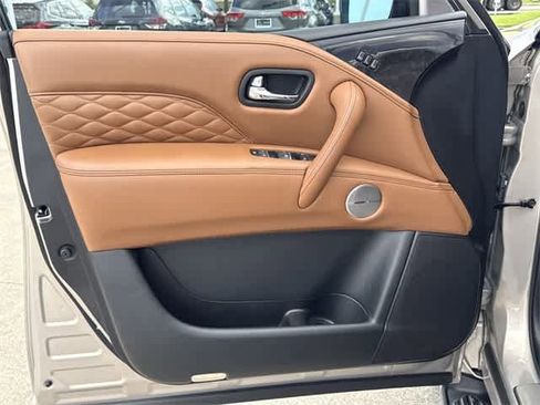 Certified 2024 INFINITI QX80 Sensory image 8