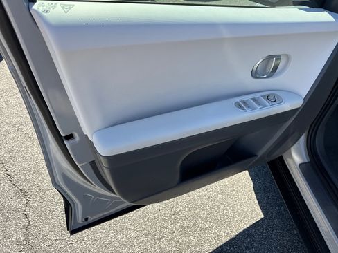 Certified 2024 Hyundai Ioniq 5 SE image 10