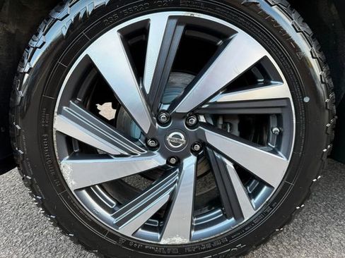 Used 2018 Nissan Murano Platinum image 11