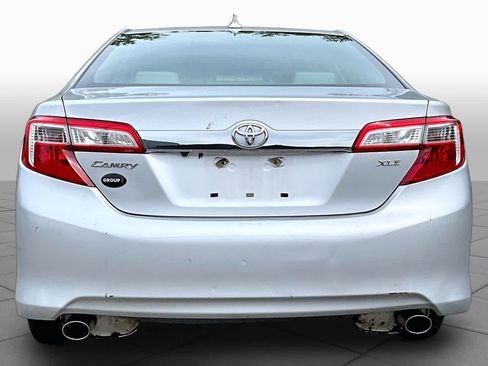 Used 2013 Toyota Camry XLE FWD image 6